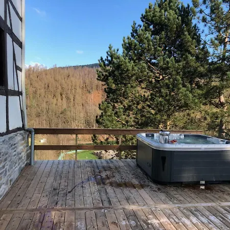 Ferme Simon-jacuzzi 公寓 *
